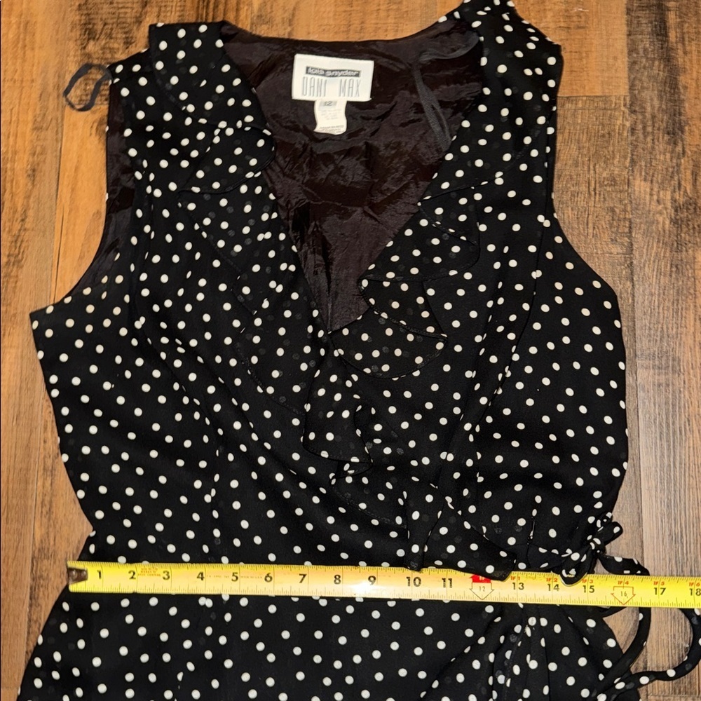 Lois Snyder Dani Max ruffle wrap dress in black with white polka dots - Picture 7 of 12